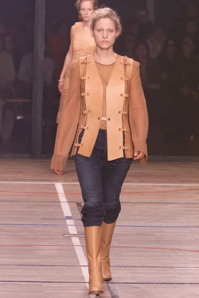 Look 17